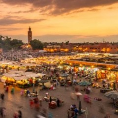 Marrakesch die rote Stadt, die Perle am Fuß des Atlasgebirges