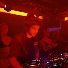 TRAX