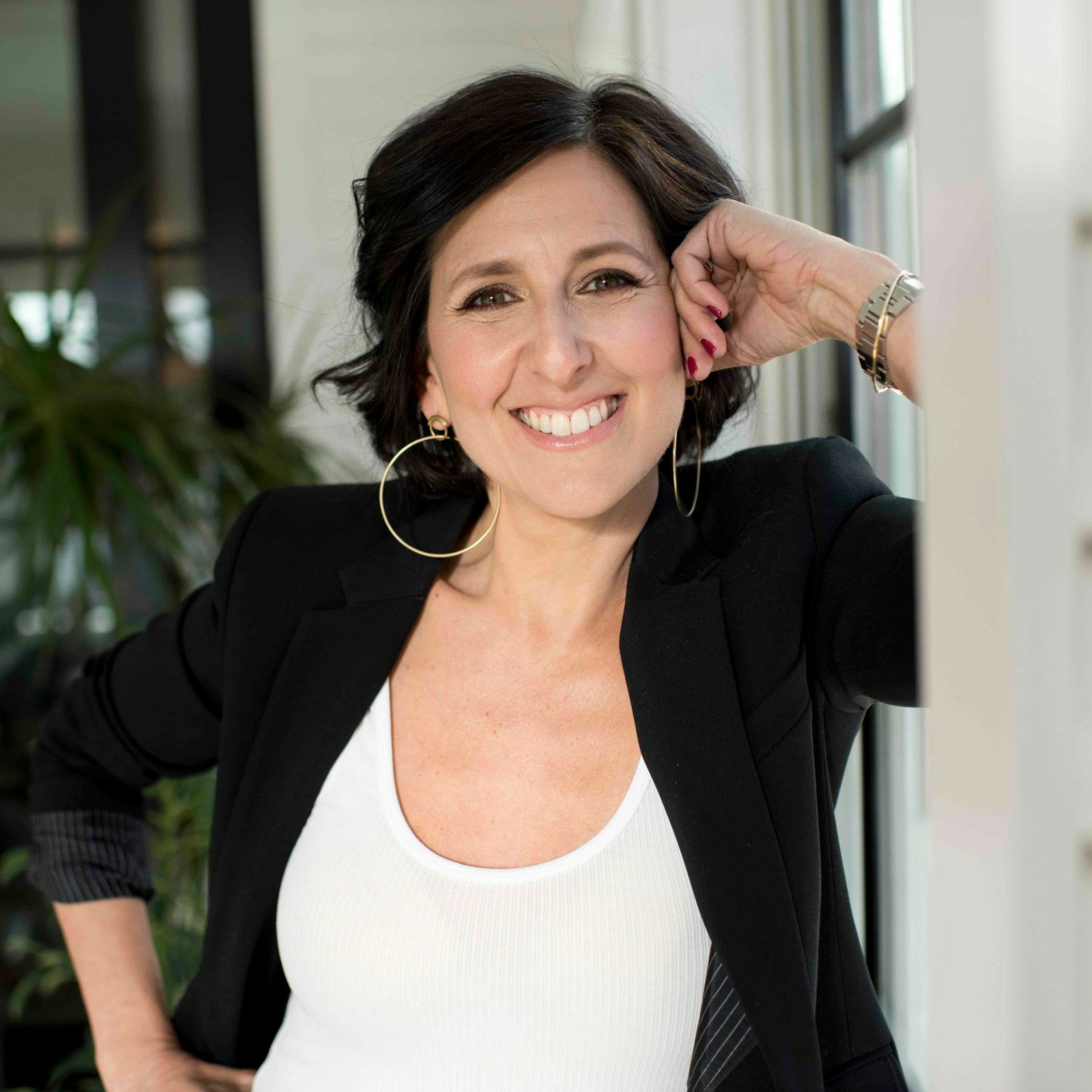 377. Unlocking Gut Health: The Microbiome's Impact on Wellness with Aviva Romm, MD episode artwork