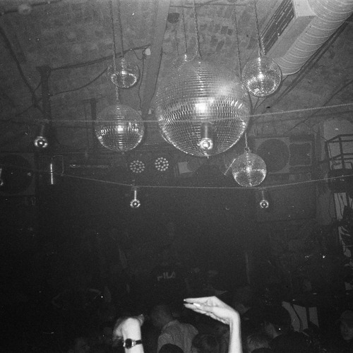 ufo in jungle$