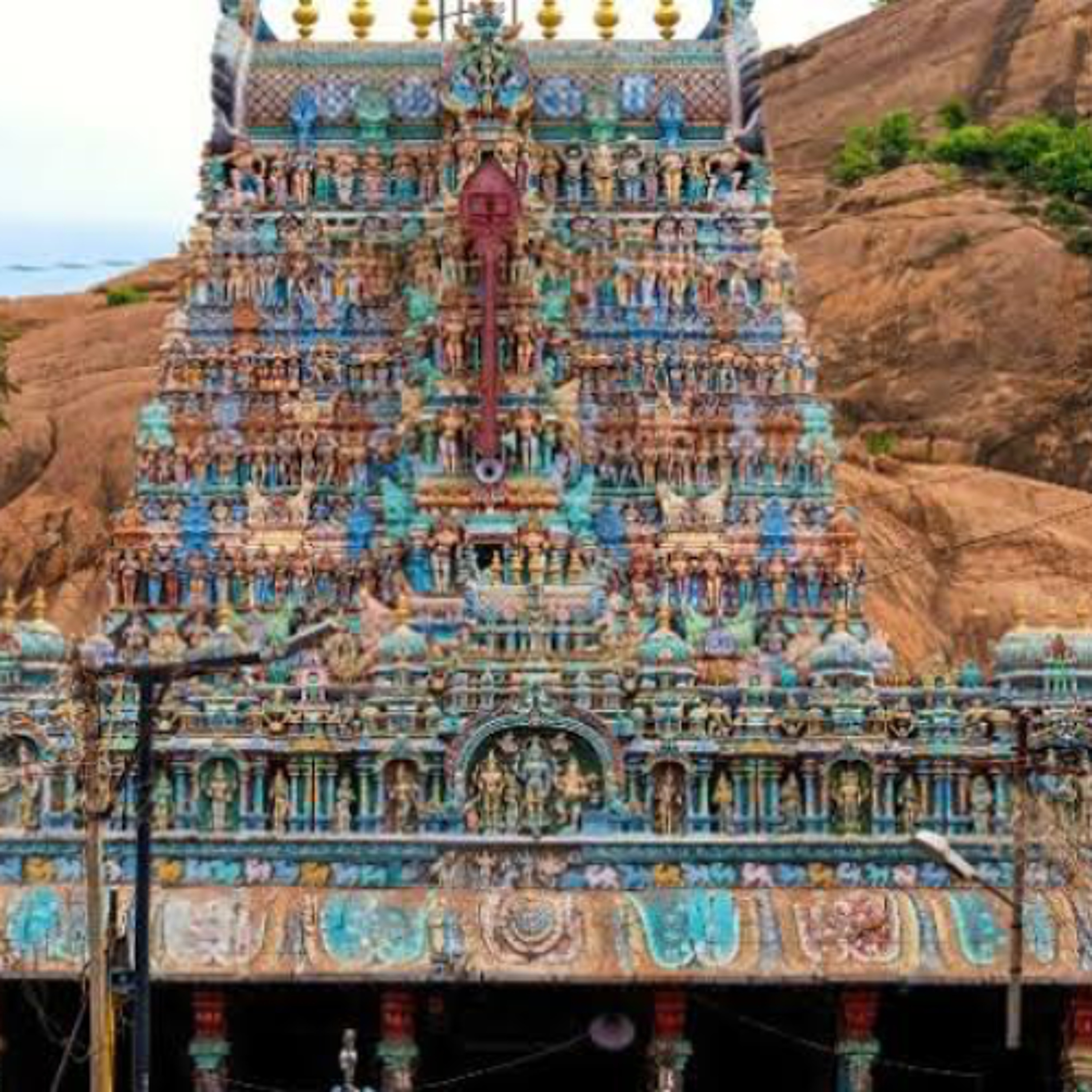 LA TRIADES DES VEDAS - Le 1er temple à Muruga - Tirupparankundram (lundi 9 mars 2026) episode artwork