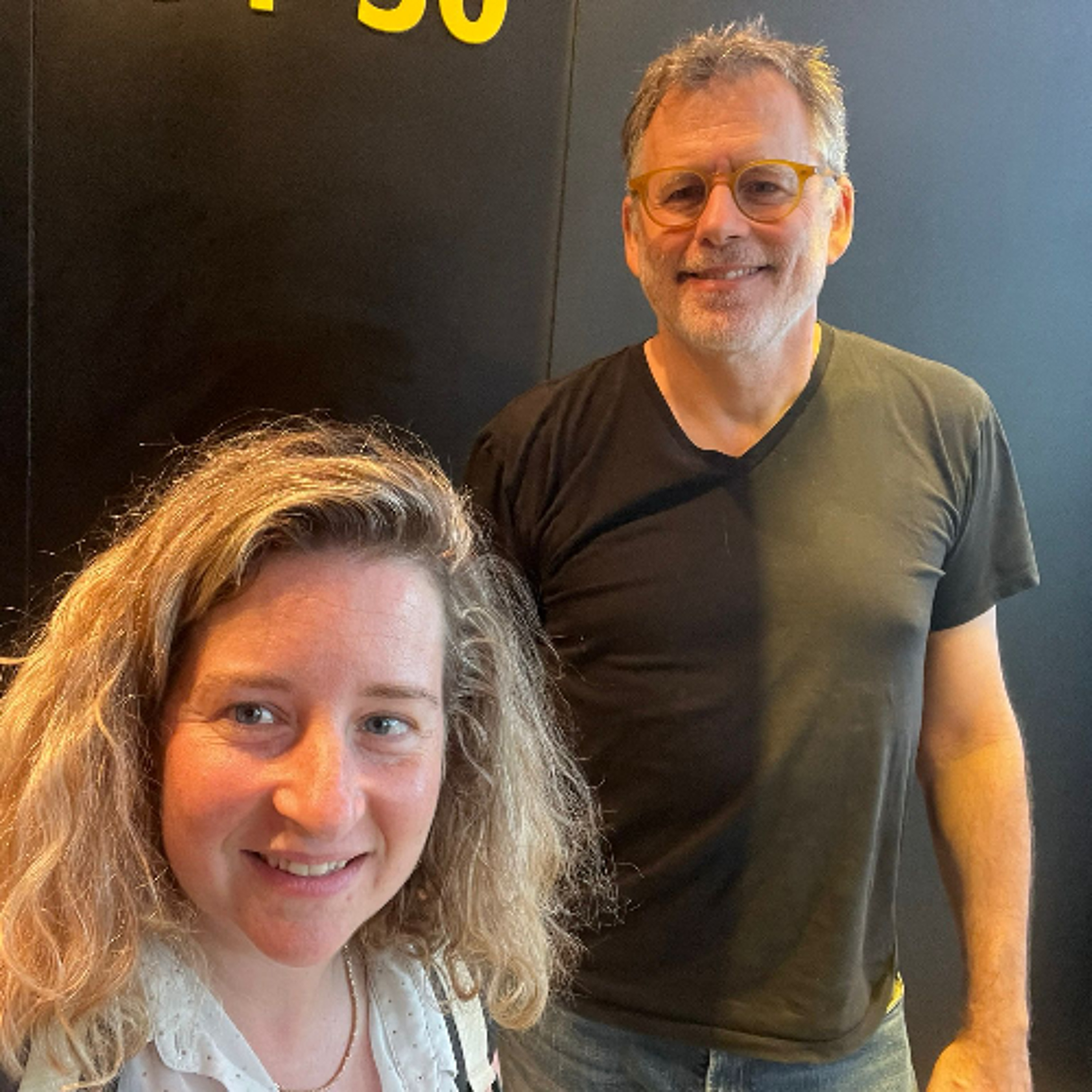 290 - A Leap Into New Markets מוצרלה | Mozzarella- A Product Management Podcast 290 - A Leap Into New Markets
