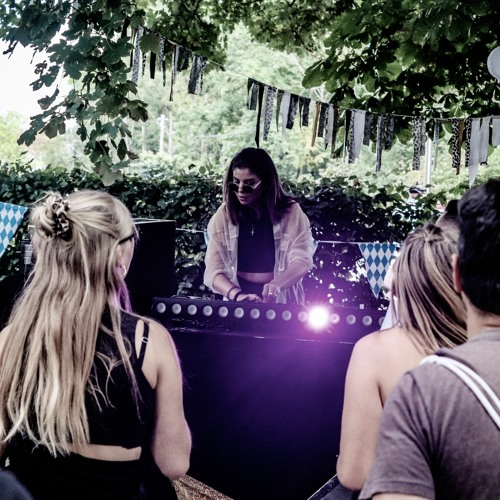 Set of the Day Podcast - 854 - Giuliana Jucos