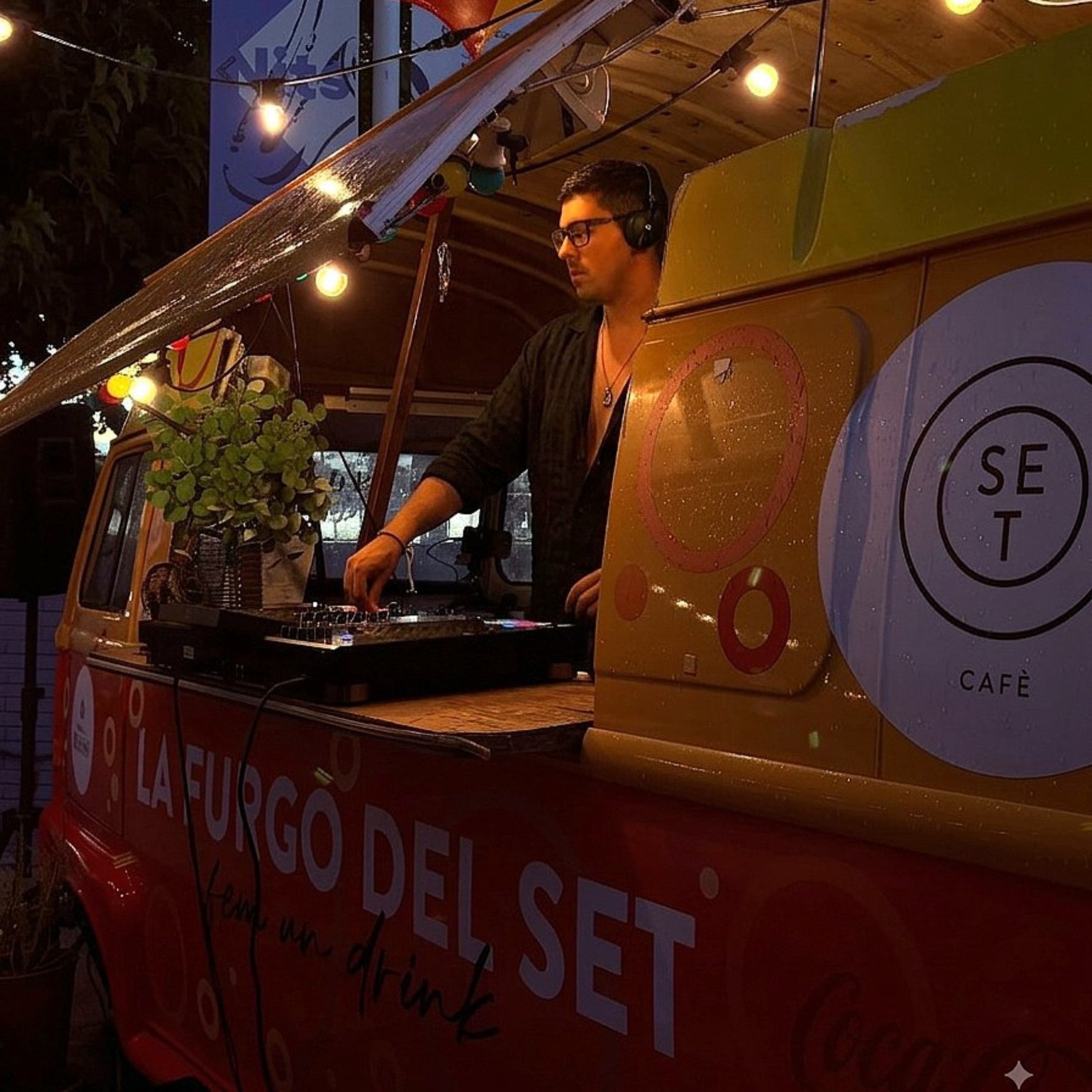 Deep House, Funky House, Nu Disco & House Set - ELLIOT Live @ Set Cafè Banyoles (16/07/26) episode artwork