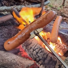 göra en gigantisk denniskorv av folk ute i skogen