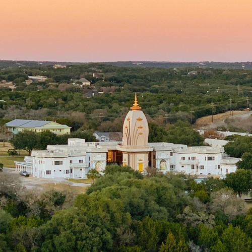Man Bhool Mat Jaiyo Radha Rani Ke Charan (feat. Diwakari Devi)