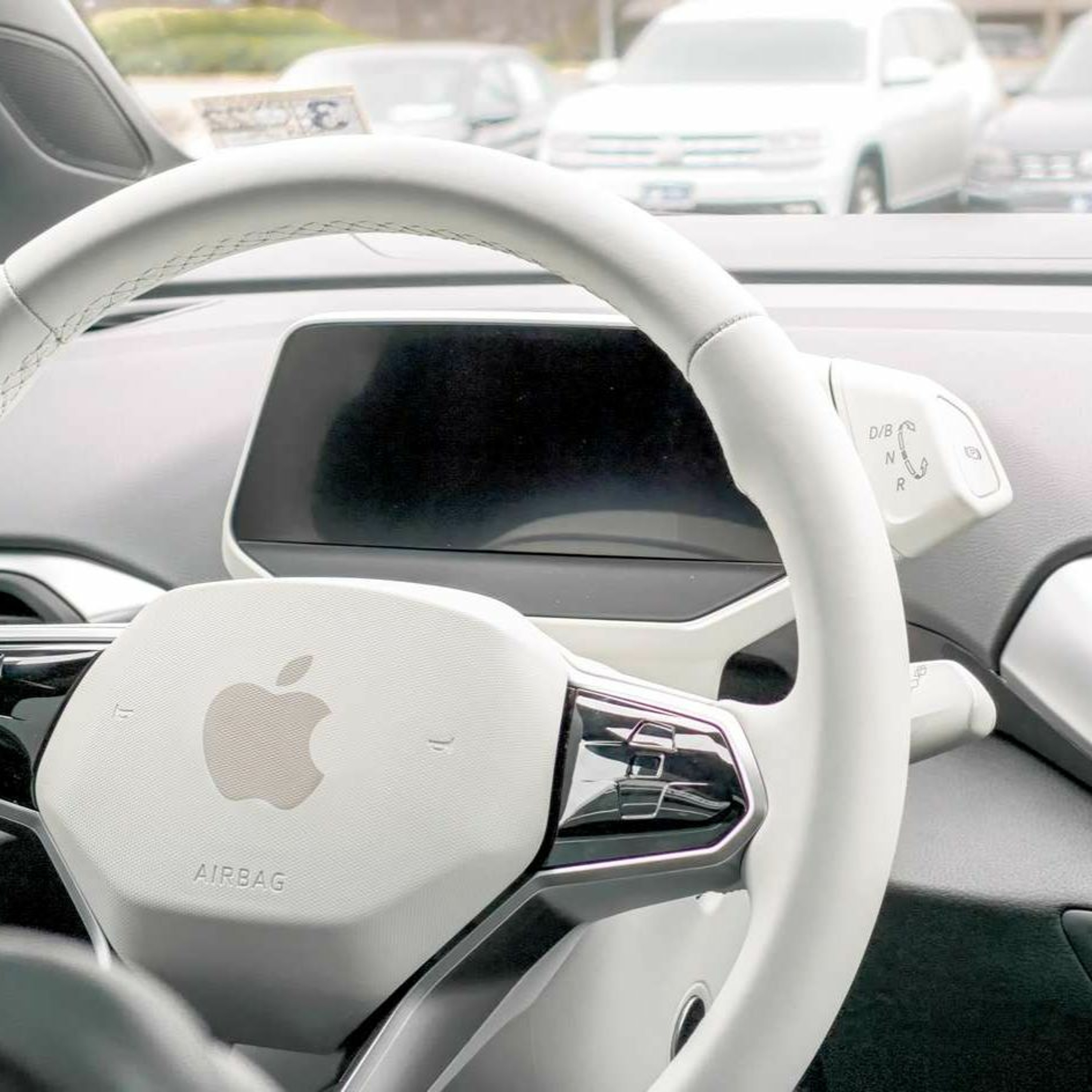 UAE economy to grow 5% in 2024 and Apple scraps plans to build an EV (28.2.24)