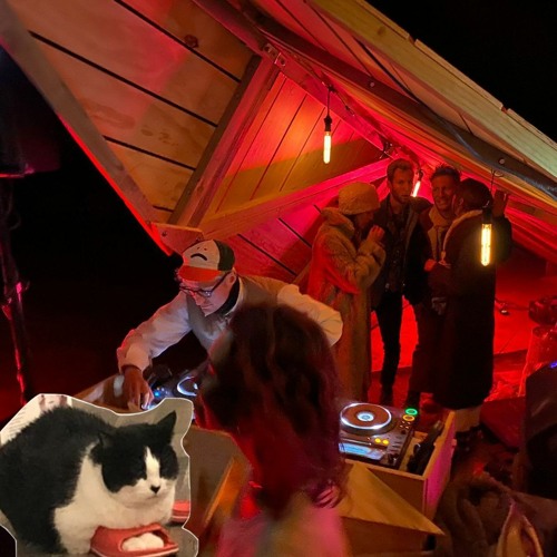 Ranting and Raving through Space - Daddy Warbucks at Hideaway