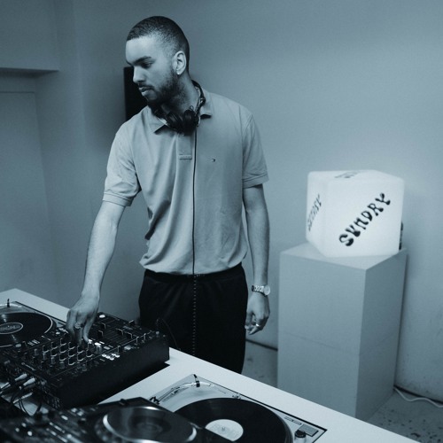 Sundry Radio 004 w/ Nayeh