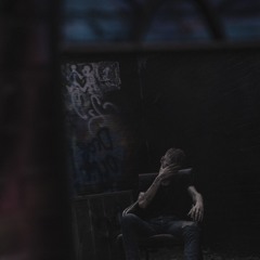 CĘNTĘRFØLD / GŁĀSS TÄBŁĘS