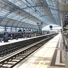 Dvnt la gare