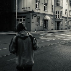 Тело мое в комнате