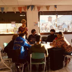 La radio du Refuge aux Terrasses Solidaires, lieu d'accueil pour exilé·es à Briançon