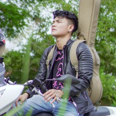 Tetap_Disini_Tri_Suaka_[OFFICIAL](256kbps)