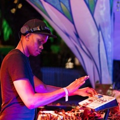 Siphe Tebeka (live)at The Manor of Magic 2019