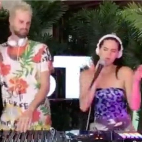 SOFI TUKKER Live DAY 200 // 09.28.2020