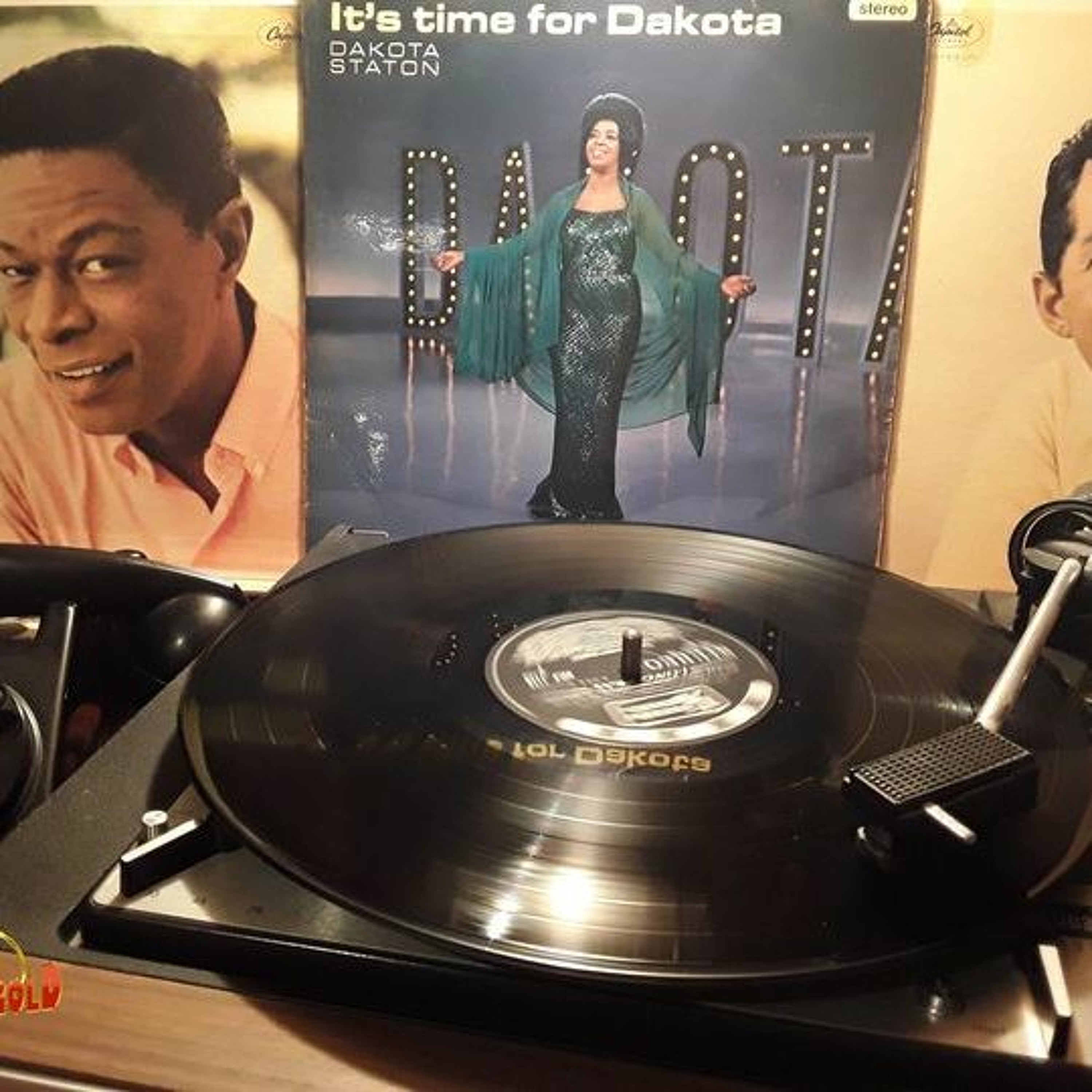 #139 Broadcast 139 - Episode 132 - The Crooners - 20240420 - 3 in 1 = Dakota Staton episode artwork
