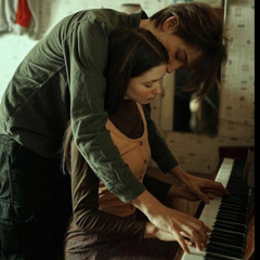 مغرور لا من تبسم والتفت صوبي.. كن السحايب تغازلني أنا لحالي❤️