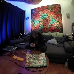 /friede/freude/haschischkuchen/sofa#01