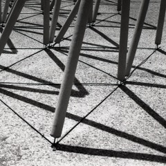 Daniel Szlajnda - In Between
