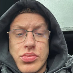 VKIE - DLA MOICH WYGŁODNIAŁYCH FANÓW (2022-2025)