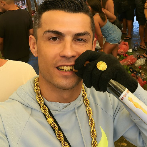 LEVANTA A MAO PRO ALTO X FAZ O SINAL DO BUCETAO