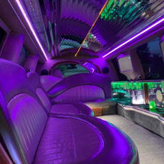 Why A Universal Limousine is the Best Choice?