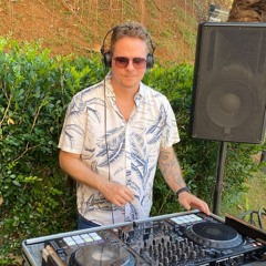 Brazilian Afro House - Coffee Party at wood café