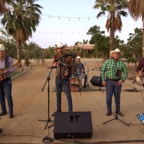 Stream oscarMtz | Listen to Grupo arriesgado playlist online for free