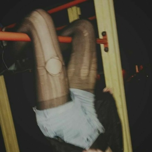 Back†hen - don't trust me (prod. N E F A R I O U S P R E S E N C E)