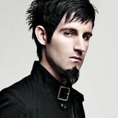 Leaked audio of Rob Swire hyping himself up before going on stage to perform