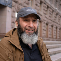 В Херсоне нас встречали с цветами — командир батальона «Крым» Иса Акаев