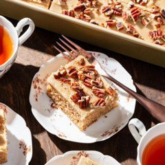 How to Make a Healthy Applesauce Spice Cake Recipe with Whole Wheat Flour?