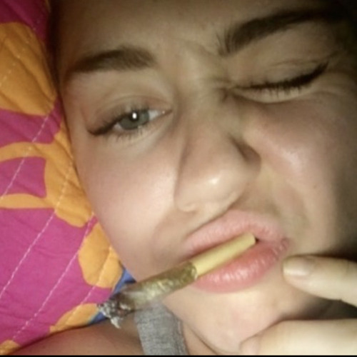 Miley Cyrus-Why’d you only call me when your high (HIGH QUALITY) this the loud version periodt!