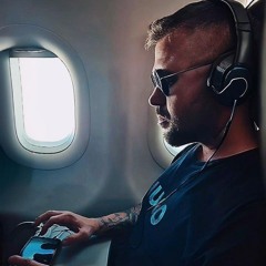 Techno Inside a plane trip