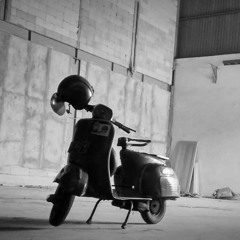 IKSAN SKUTER - LAGU TIDAK ENAK SAMA SEKALI