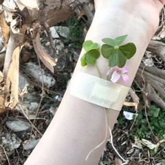 <3
