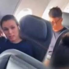 [completo video] da mulher na janela do avião viralizou Jeniffer Castro mulher no aviao crianca original