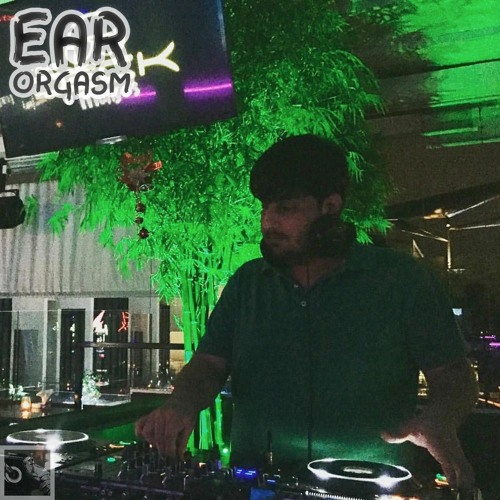 Ear Orgasm 001 by abeer (Deep House Karachi)