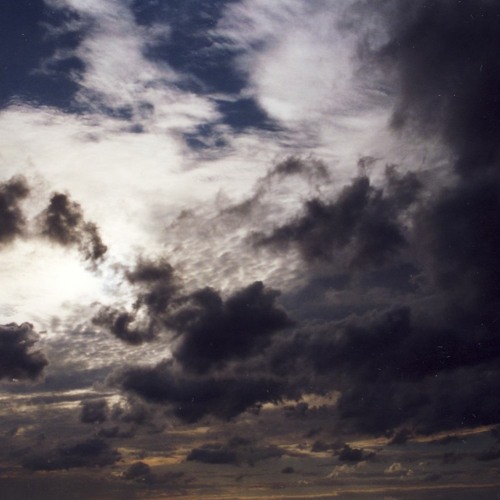 [electronica04] elusive elements - mix