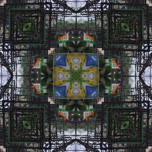 Alien cube - GeomeTribe | 153