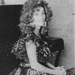 مهما بعُدتَ تظلُّ قربي الحبُّ يهدمُ كلَّ بُعدِ أنا في فُؤادكَ خفقةٌ وعلى شِفاهكَ نفحُ وردِ