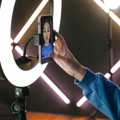 90: Can Social Media Influencers Shape the Appearance Diversity Landscape - AM10 Panel Discussion