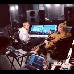 Avicii feat. Vargas & Lagola - Run Run