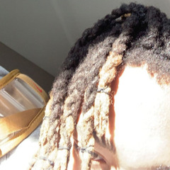 Trenchbabyeli - That bitch (Prod.Lovxrboi & xosisthatyou)