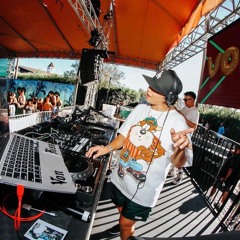 Von Kiss Live At Yer Not Down 12-7-25