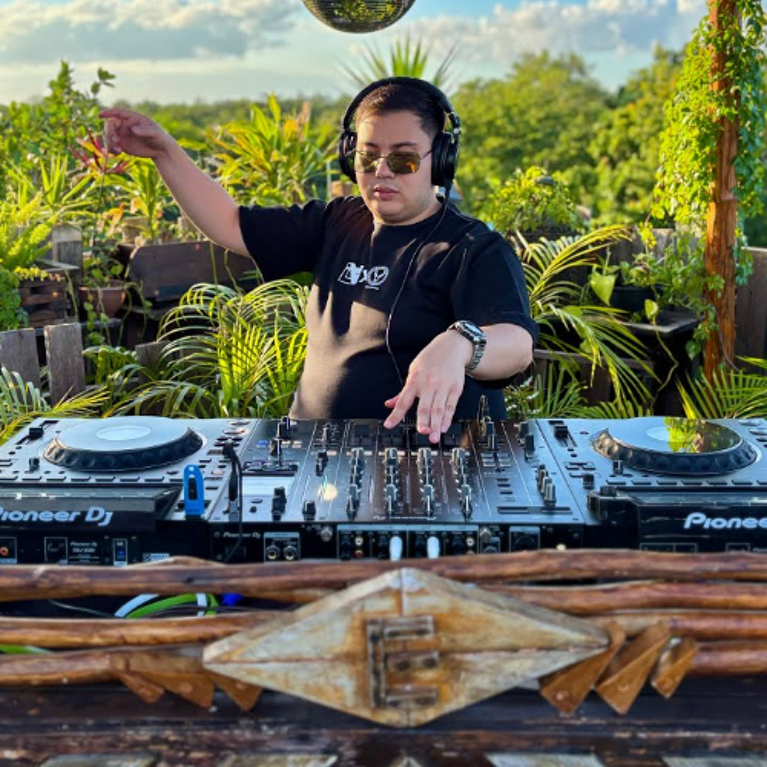 Dan Arion | Presents Werner Tech House Sunset Mix 2025 | By @EPHIMERATulum episode artwork