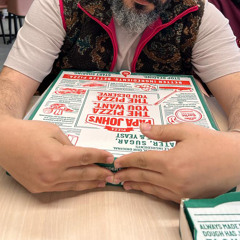 الأكل يلف ويرجع لصحابه