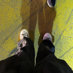 انا وياه مثل الي يحاتي واحدٍ