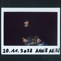 Annie Aries im Modular-Studio (20.11.2023)